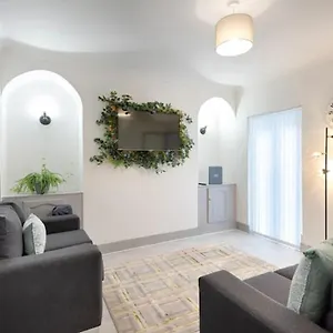 Groves House City Centre No Pets Swansea